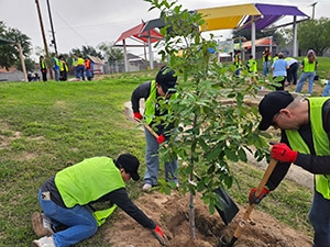 Earth-Day-Tree-Planting-2_w