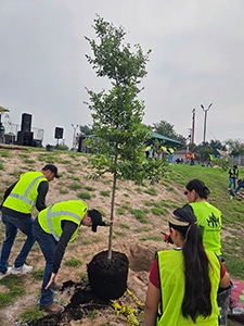 Earth-Day-Tree-Planting-6_w
