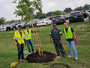 Earth-Day-Tree-Planting_w